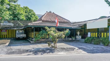 Mặt tiền nơi lưu trú