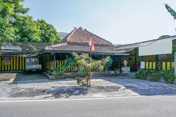 Hotel O Griya Cendekia Syariah - Madiun