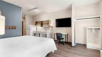 Desk, free WiFi, bed sheets