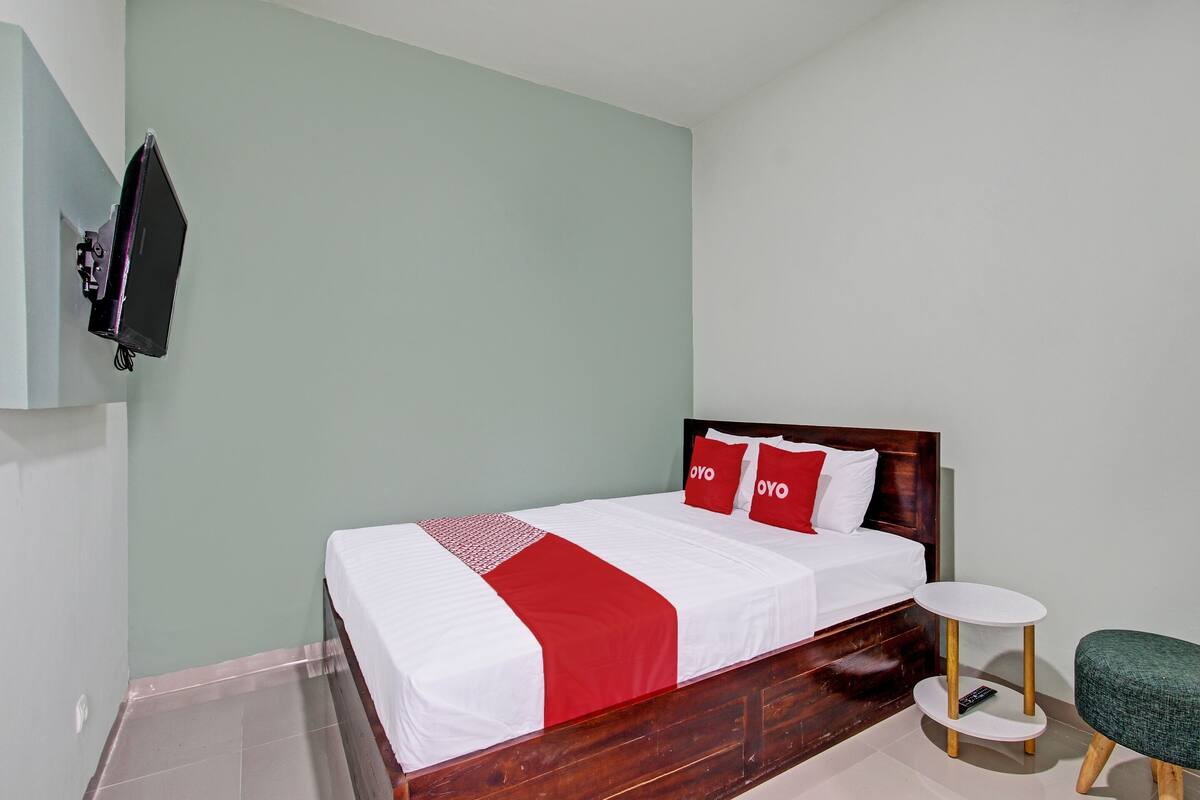 Standard Double Room | Laptop workspace, free WiFi, bed sheets