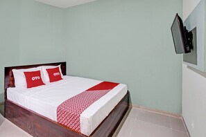 Deluxe Double Room | Laptop workspace, free WiFi, bed sheets
