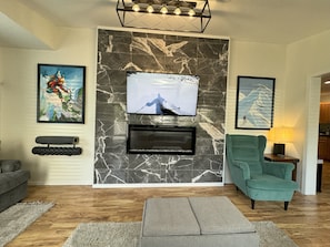 Smart TV, fireplace, computer monitors