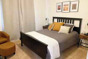 4 bedrooms, iron/ironing board, free WiFi, bed sheets - Clean, Close to WSU and Great for Groups (Pullman)