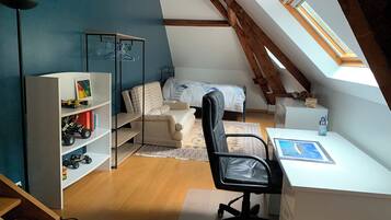 3 Schlafzimmer, Schreibtisch, Bügeleisen/Bügelbrett, kostenloses WLAN