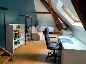 3 Schlafzimmer, Schreibtisch, Bügeleisen/Bügelbrett, kostenloses WLAN
