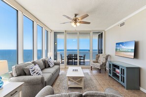 Living room - The Colonnades 1901 (Gulf Shores)