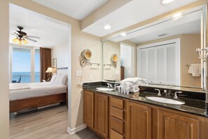 Signature Apartment, 4 Bedrooms, Balcony, Beach View | Bathroom | Free toiletries, towels, soap, shampoo - The Colonnades 1901 (Gulf Shores)