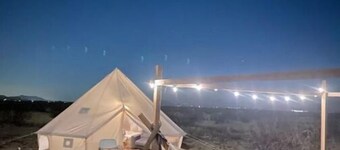 Unique stay 90 mins from la