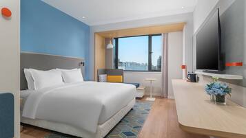 Standard Room, 1 King Bed | 1 bedroom, premium bedding, down comforters, laptop workspace