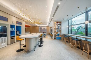 Petit déjeuner servi sur place