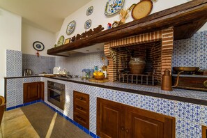 Fridge, microwave, oven, stovetop - Villa Maria Rosaria (Massa Lubrense)