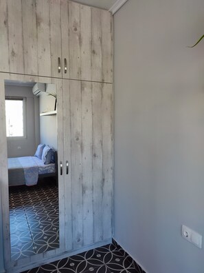 1 bedroom, in-room safe, desk, free WiFi