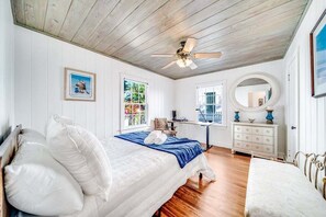 2 bedrooms, desk, travel crib, free WiFi