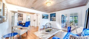 2 BD Historic Delray Beach Cottage walk to the Ave