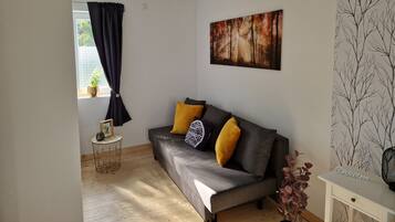 Smart-TV, Kamin, Bücher