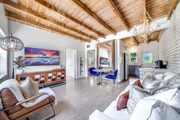 تلفزيون ذكي، كُتُب