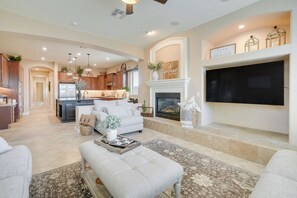 TV, fireplace