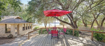 Deck + Cliffside Belton Lake Views: Temple Retreat