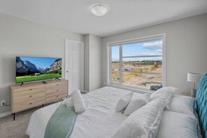 3 bedrooms, iron/ironing board, free WiFi, bed sheets