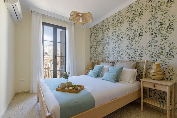 3 bedrooms, desk, iron/ironing board, Internet