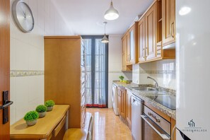 Fridge, microwave, oven, dishwasher