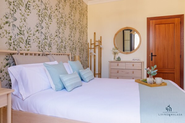 3 dormitorios, escritorio, tabla de planchar con plancha y Internet