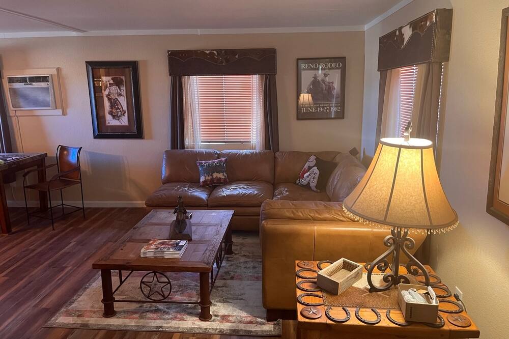 Private Cozy Country Ranch House with Great Views in Wine Country!