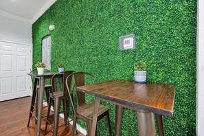 Dining - Amazing 4 bdr house near Disney! (Osceola County)