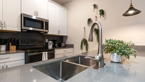 Private kitchen - Outstanding 5BDR Disney Vacation (Kissimmee)