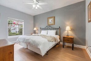 3 soverom, strykejern/-brett, reiseseng for barn og wi-fi (inkludert)