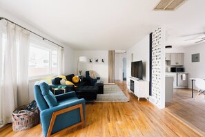 Smart-tv, pejs, bordfodbold, kontorer