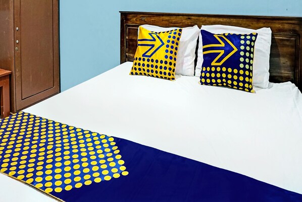 Double Room | Laptop workspace, bed sheets