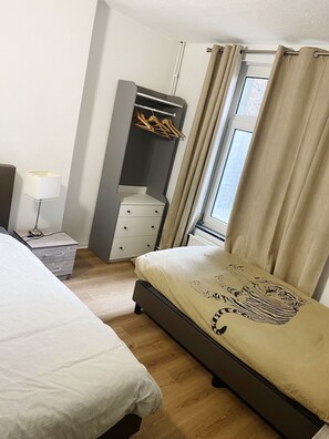 1 chambre, fer et planche à repasser, Wi-Fi, draps fournis