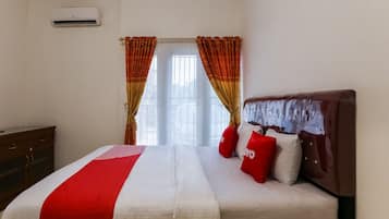 Family Room | 1 bedroom, desk, laptop workspace, free WiFi