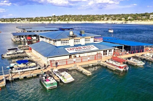 Tranquility at the Lake! 3 KING Rooms+Bunks, Boat Parking+ Launch, Beach Access