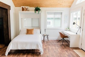 1 habitación, escritorio, tabla de planchar con plancha y wifi 