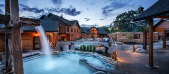 *Quiet Cozy Home | Large Yard | 3 min to Downtown*