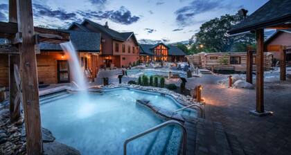 *Quiet Cozy Home | Large Yard | 3 min to Downtown*