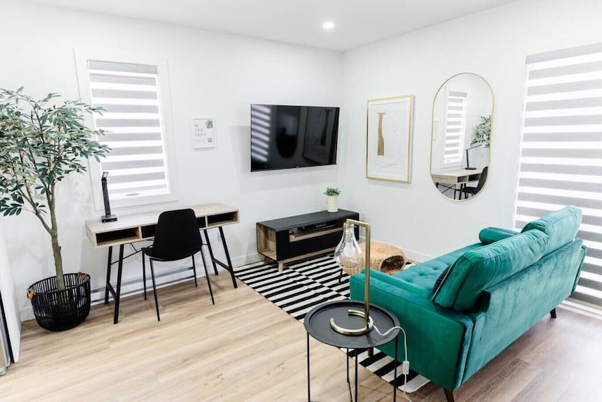*Trendy Home | Free Parking | 7 Min To Downtown* - Winnipeg