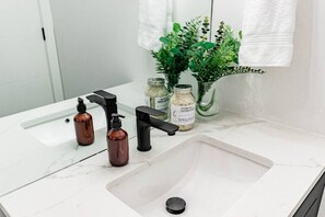 Haartrockner, Seife, Shampoo