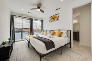 2 chambres, bureau, fer et planche à repasser, lit parapluie