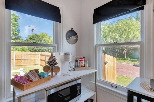 Shocker Shack - 2K - Near WSU, Park - Fenced Yard