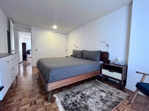 3 bedrooms, desk, iron/ironing board, WiFi
