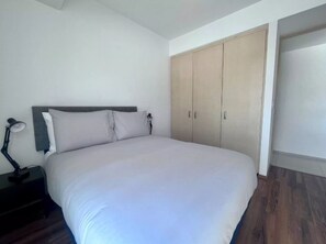 2 Schlafzimmer, Bügeleisen/Bügelbrett, Internetzugang, Bettwäsche