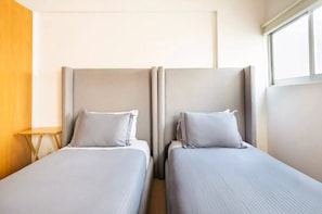 2 bedrooms, iron/ironing board, Internet, bed sheets
