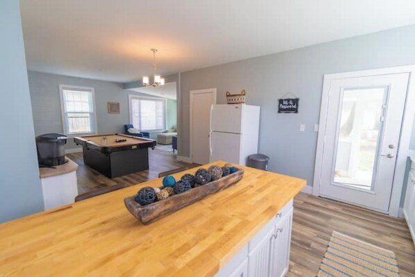 Game room - Gorgeous Historic Haven downtown (Rare find) (Big Stone Gap)