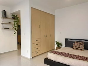 1 bedroom, iron/ironing board, internet, bed sheets