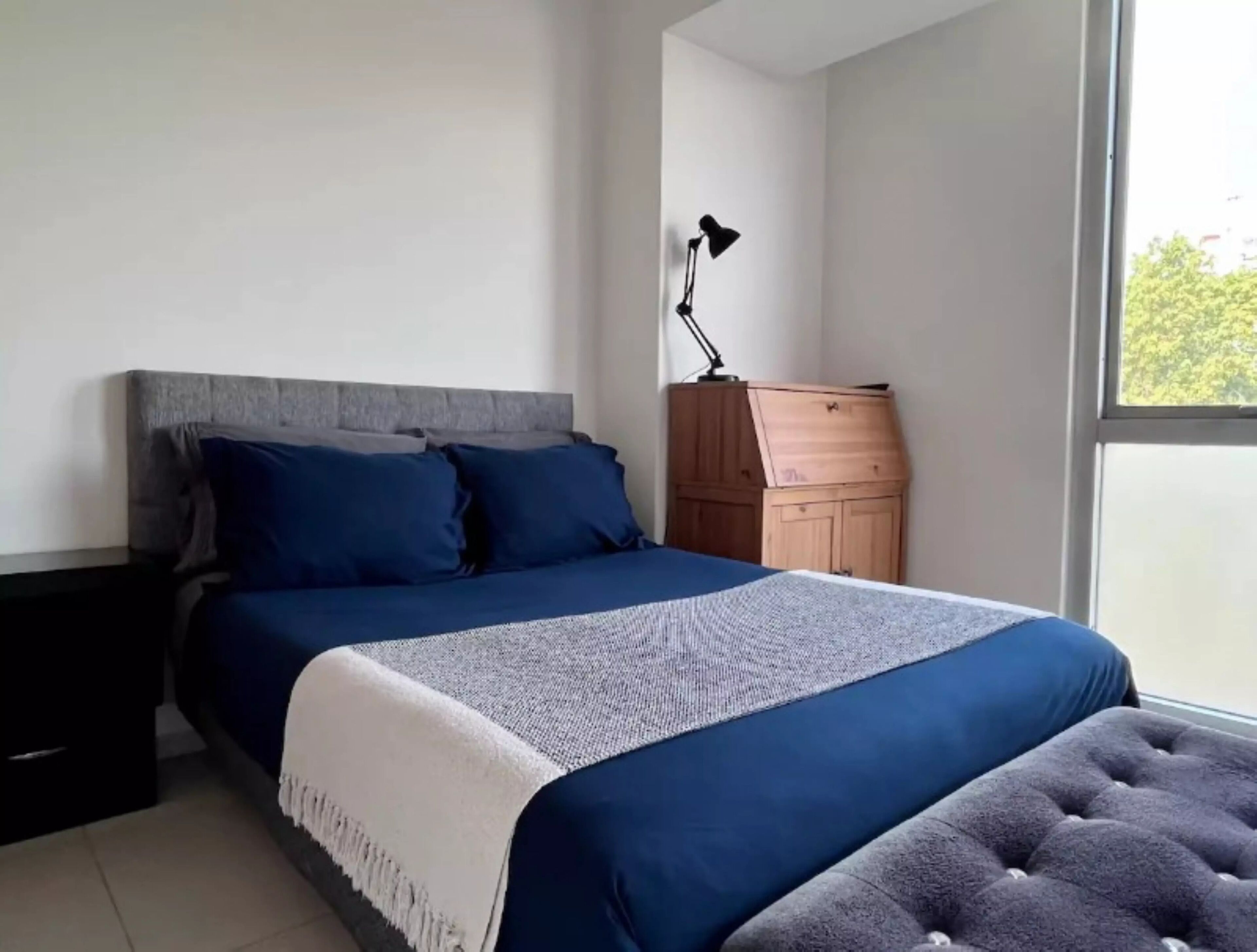 1 chambre, fer et planche à repasser, accès Internet, draps fournis