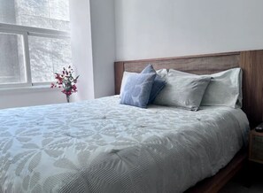 1 habitación, tabla de planchar con plancha, internet y ropa de cama