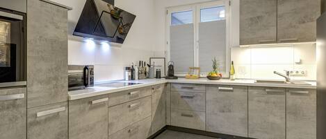 Fridge, microwave, oven, stovetop